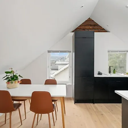 Modern 3-bedroom With A View דירה טרונדהיים