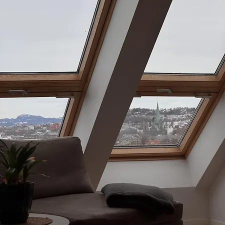 Modern 3-bedroom With A View Apartment *