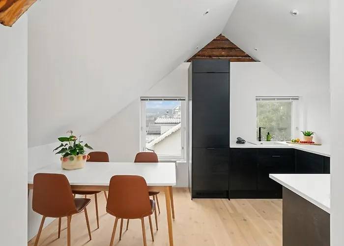 Modern 3-bedroom With A View דירה טרונדהיים