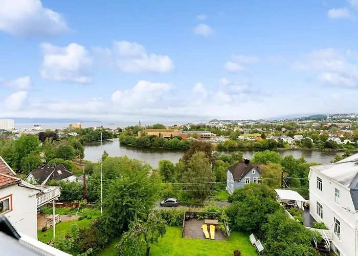 Modern 3-bedroom With A View טרונדהיים