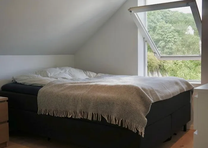 Modern 3-bedroom With A View *
